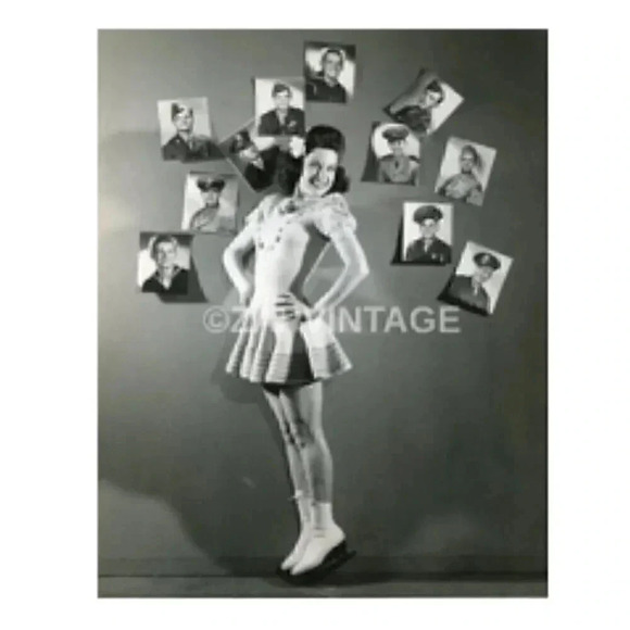 Vtg 1944 WWII Ice-Ca "Pets" ICE SKATING Pin Ups Girls 8X10 Photo #31 Art Work - Picture 1 of 1